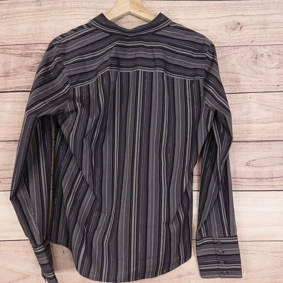 EDDIE BAUER STRETCH WRINKLE RESISTANT GREY STRIPED METALLIC BUTTON UP WOMENS M - Picture 4 of 6